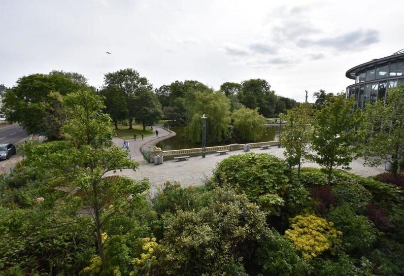 Apexlivingne   Luxury Balcony Apartment, Double Bed, Wifi