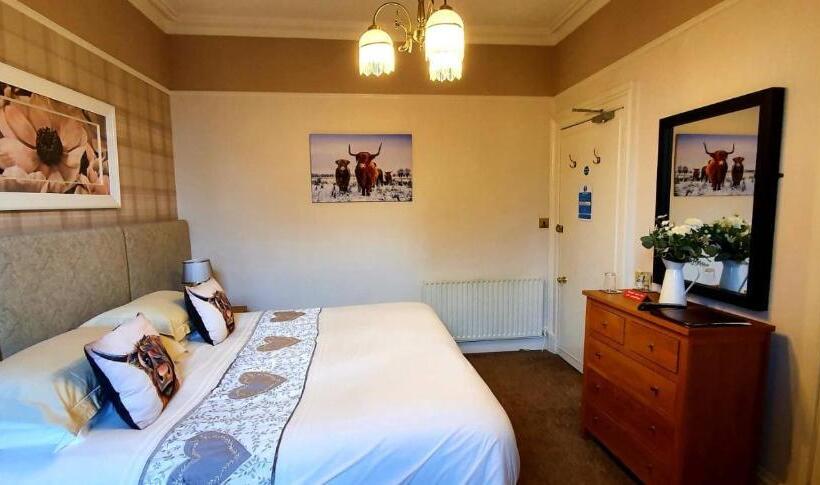 Отель Moyness House