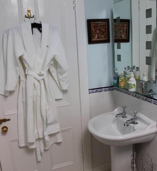 בית מלון כפרי Moyness House