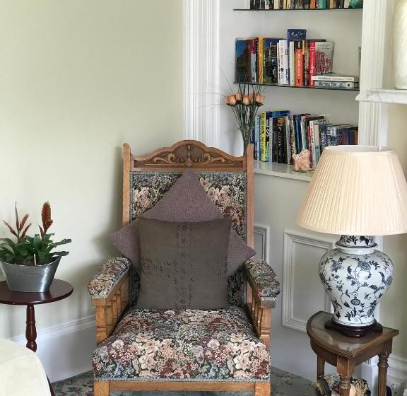 فندق Moyness House