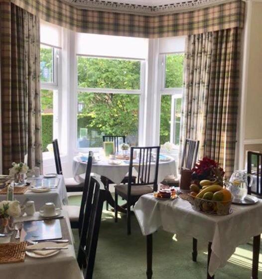 فندق Moyness House