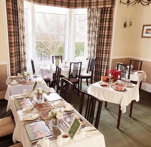 فندق Moyness House