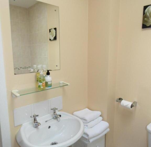 فندق Moyness House