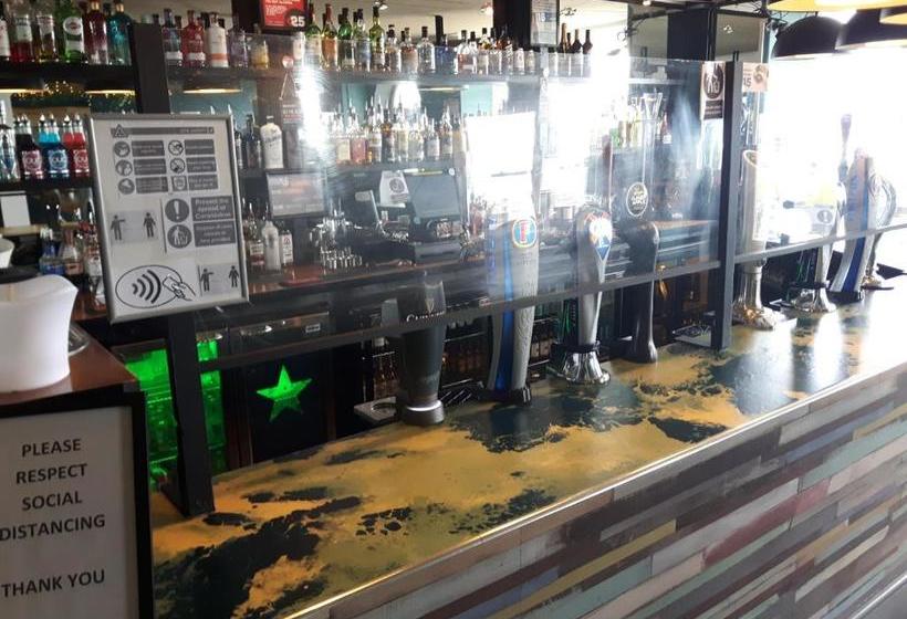 Отель New Madeira Seafront