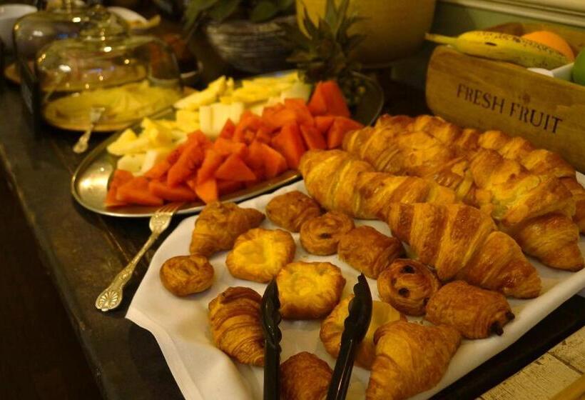 Отель Norfolk Arms