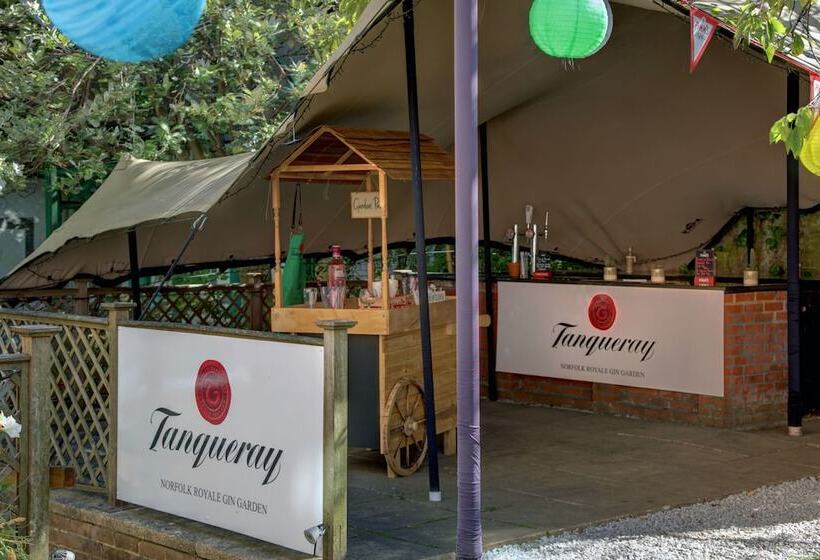 Отель Norfolk Royale