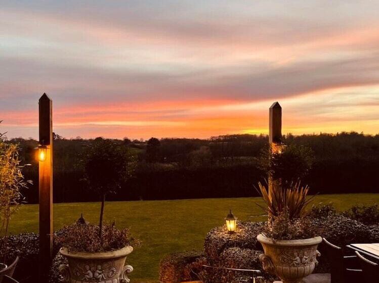 호텔 Nuthurst Grange Country House