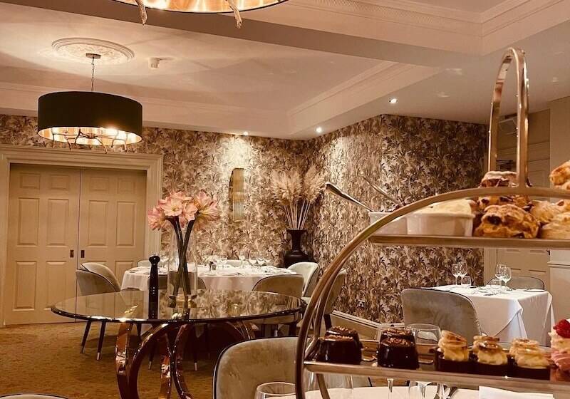 호텔 Nuthurst Grange Country House