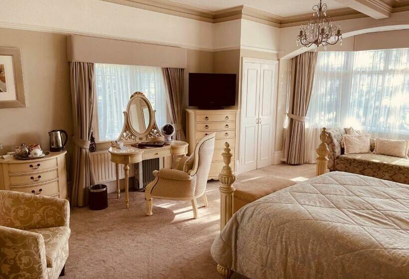 فندق Nuthurst Grange Country House