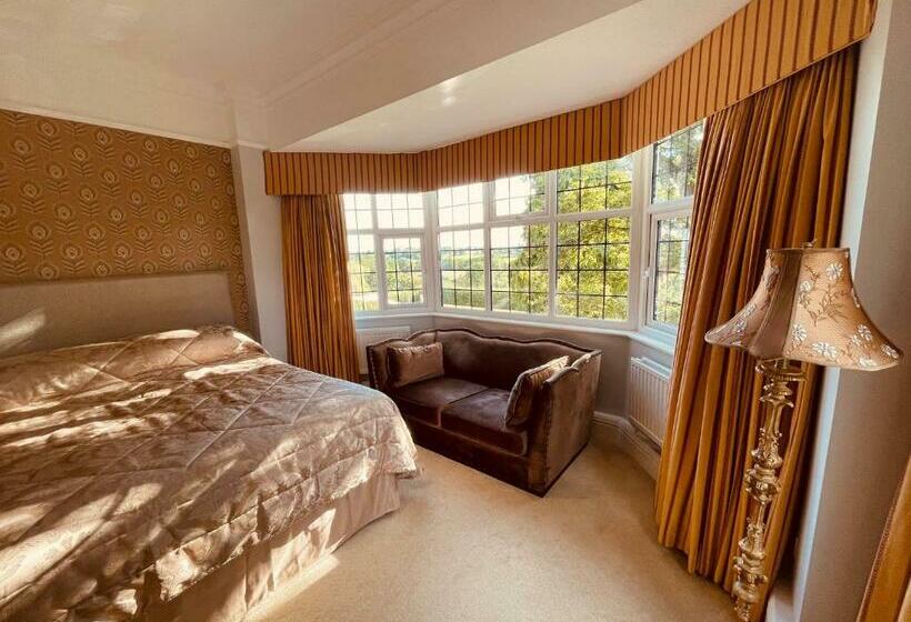 فندق Nuthurst Grange Country House