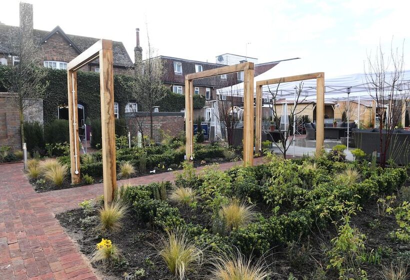 Отель Old Palace Lodge