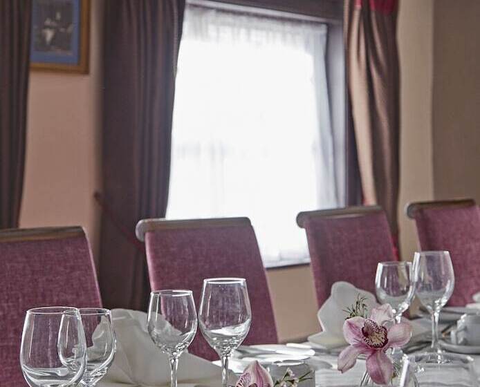 Отель Old Palace Lodge