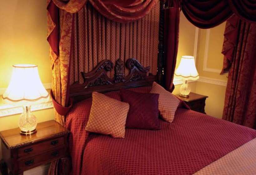 Отель Old Palace Lodge