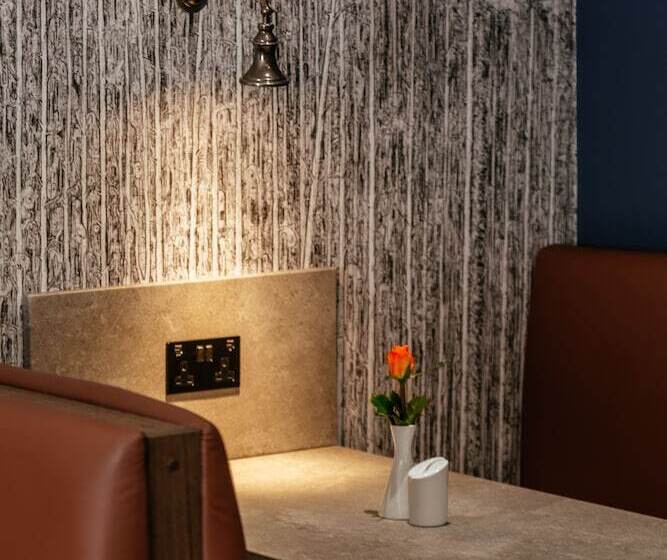 فندق Oliver Plaza