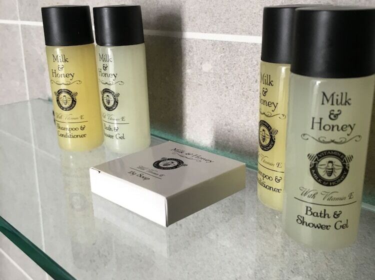 فندق Oliver Plaza