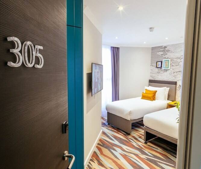 فندق Oliver Plaza