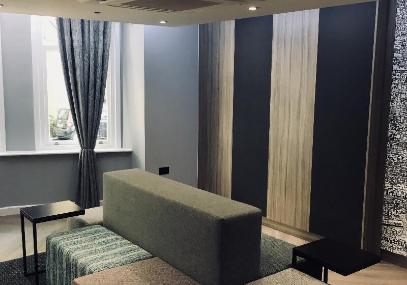 فندق Oliver Plaza