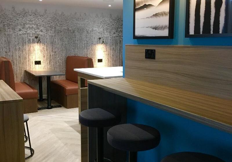 فندق Oliver Plaza