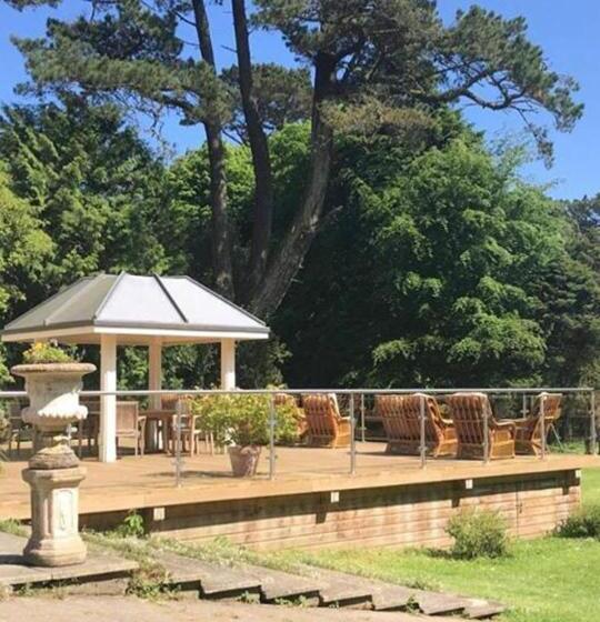 בית מלון כפרי Penmorvah Manor