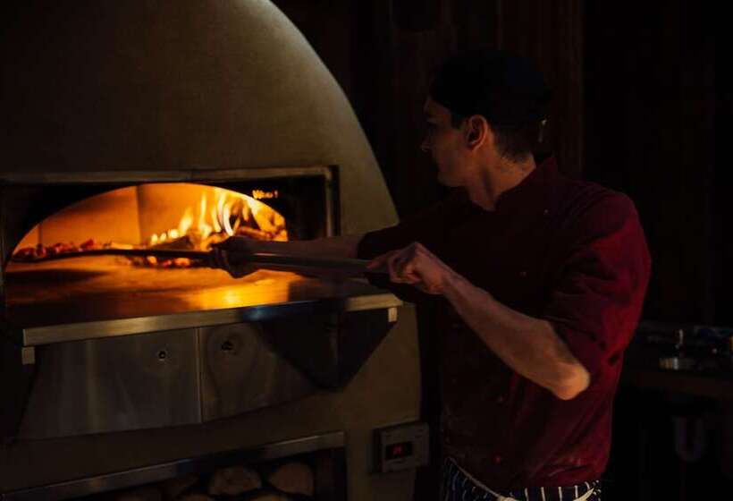 ホテル The Blue Boar