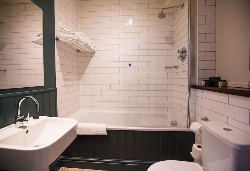 ホテル The Blue Boar