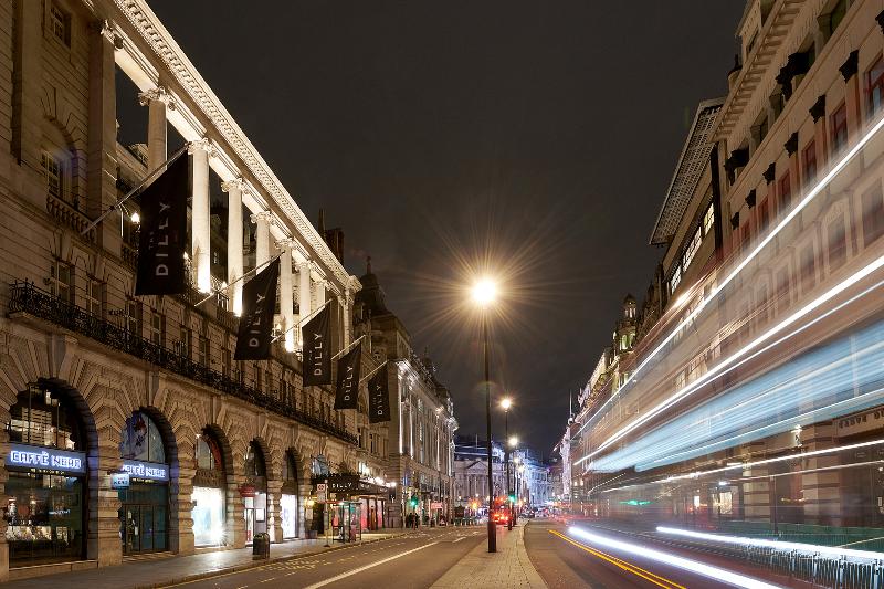 Отель The Dilly