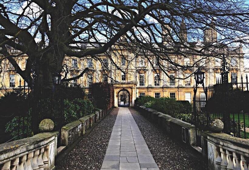 בית מלון כפרי The Lion