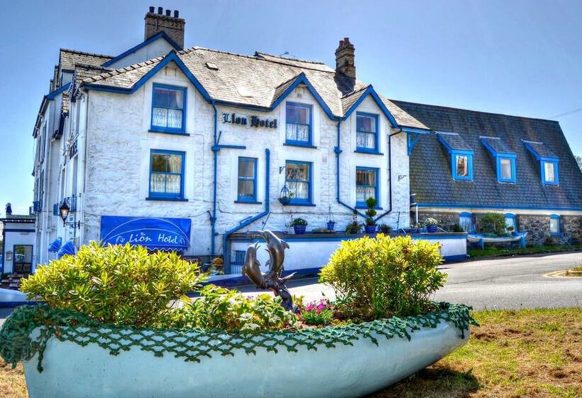 Lion Hotel & Studio Apartments