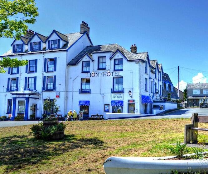 Lion Hotel & Studio Apartments