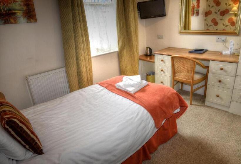 Lion Hotel & Studio Apartments