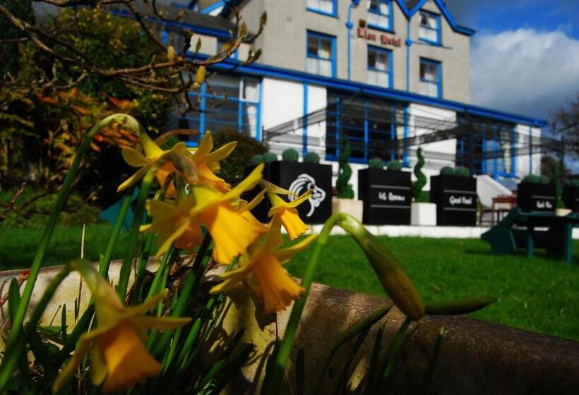 Lion Hotel & Studio Apartments