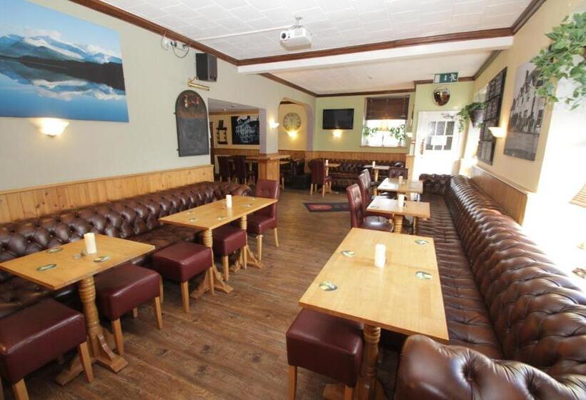 Lion Hotel & Studio Apartments