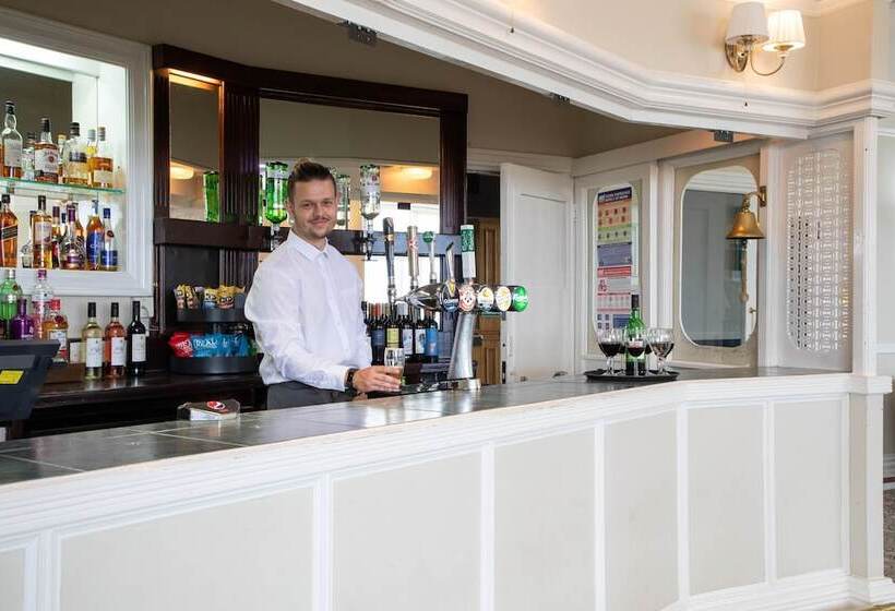 Отель The Marine