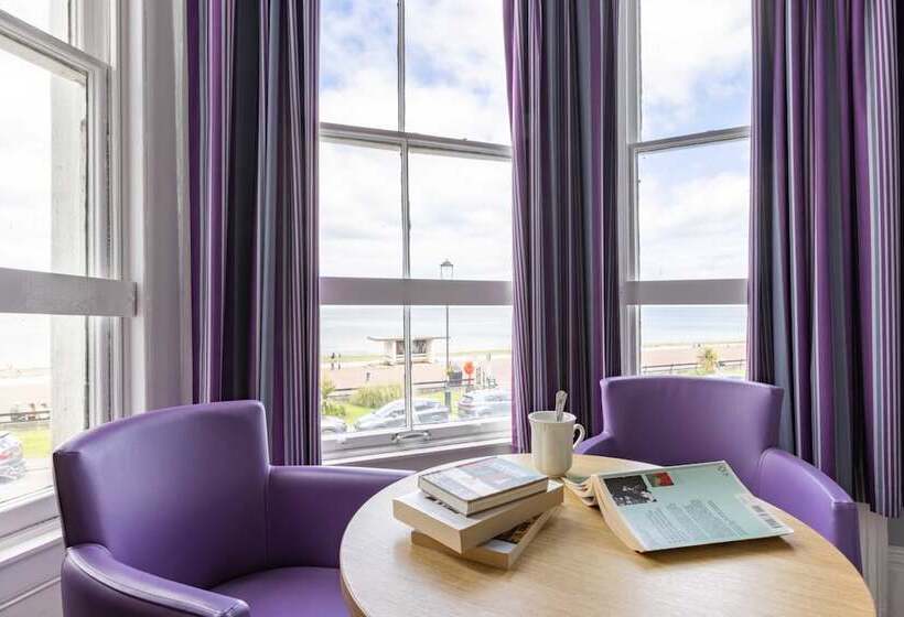 Отель The Marine