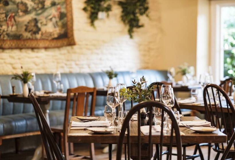 호텔 The Methuen Arms