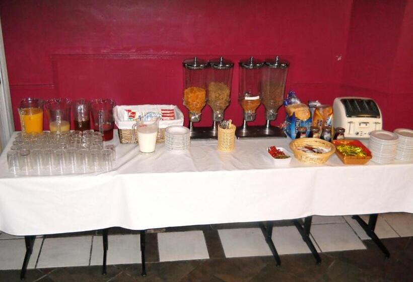 ホテル The Oakland