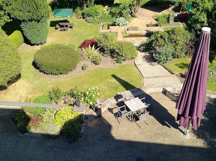 فندق The Parklands