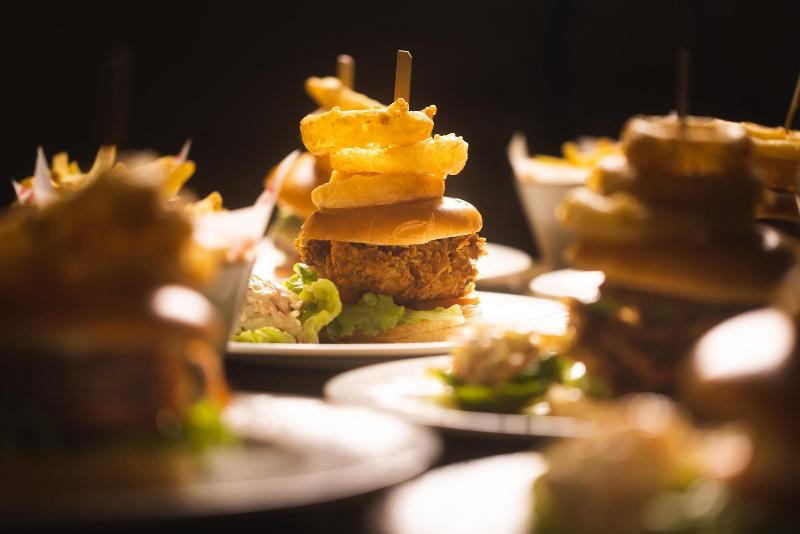 ホテル The Pied Bull