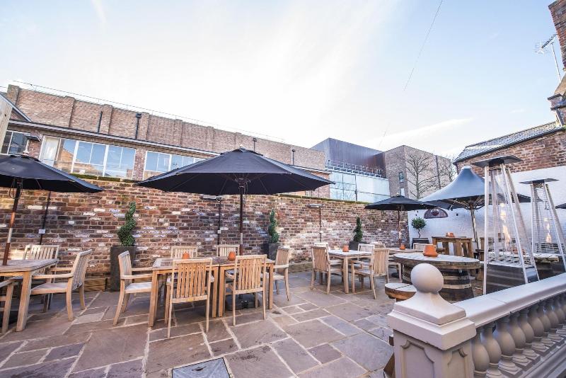 ホテル The Pied Bull