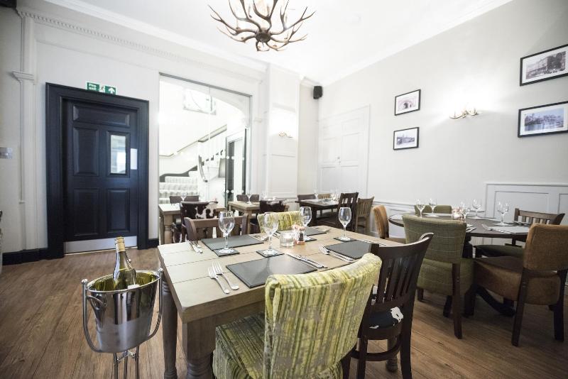 ホテル The Pied Bull