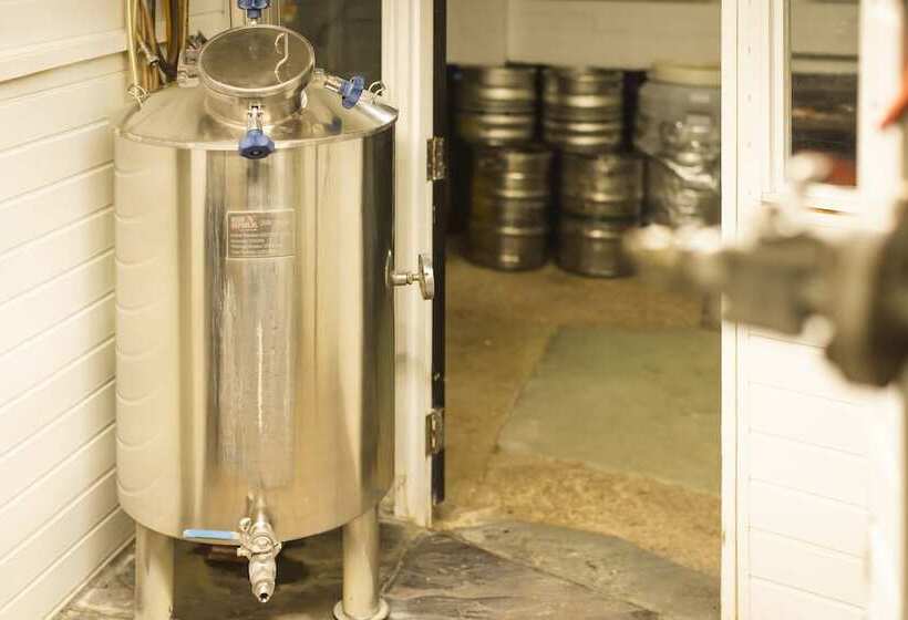 ホテル The Pied Bull