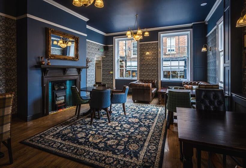 ホテル The Pied Bull