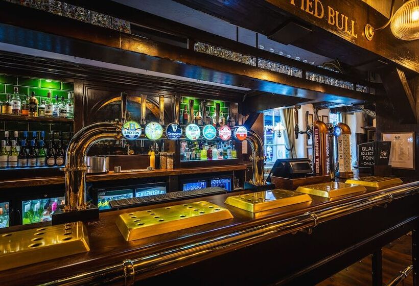 ホテル The Pied Bull