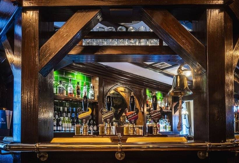 ホテル The Pied Bull