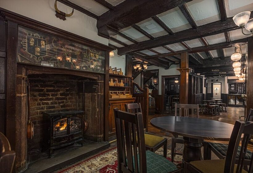 ホテル The Pied Bull