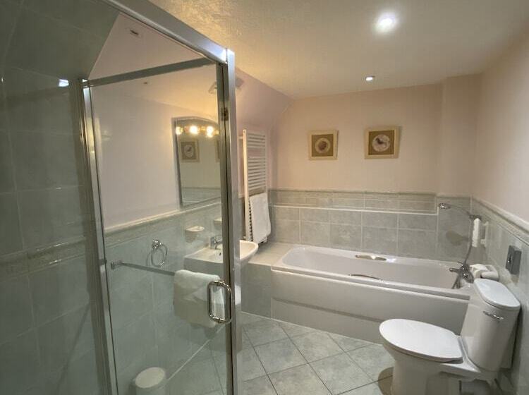 ホテル The Priory