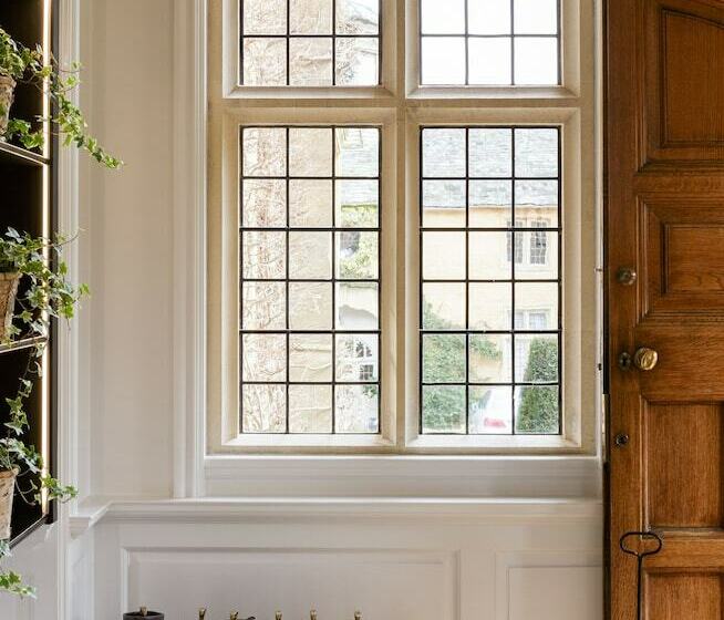 Отель The Slaughters Manor House