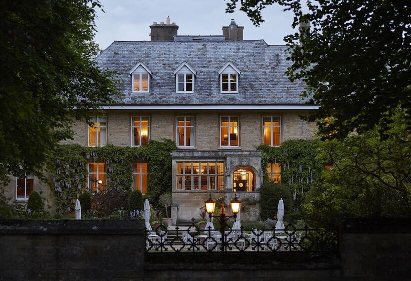 Отель The Slaughters Manor House