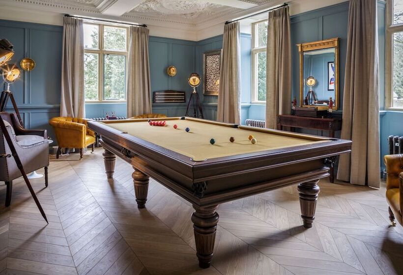 Отель The Slaughters Manor House