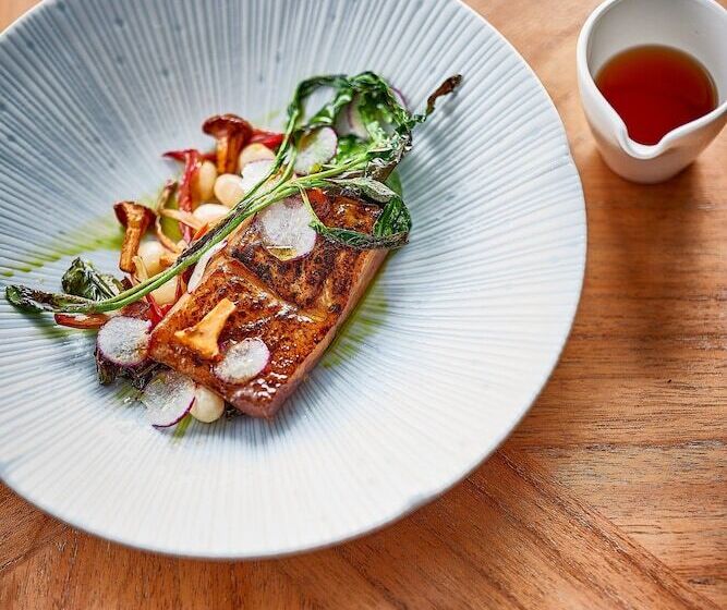 Отель The Slaughters Manor House